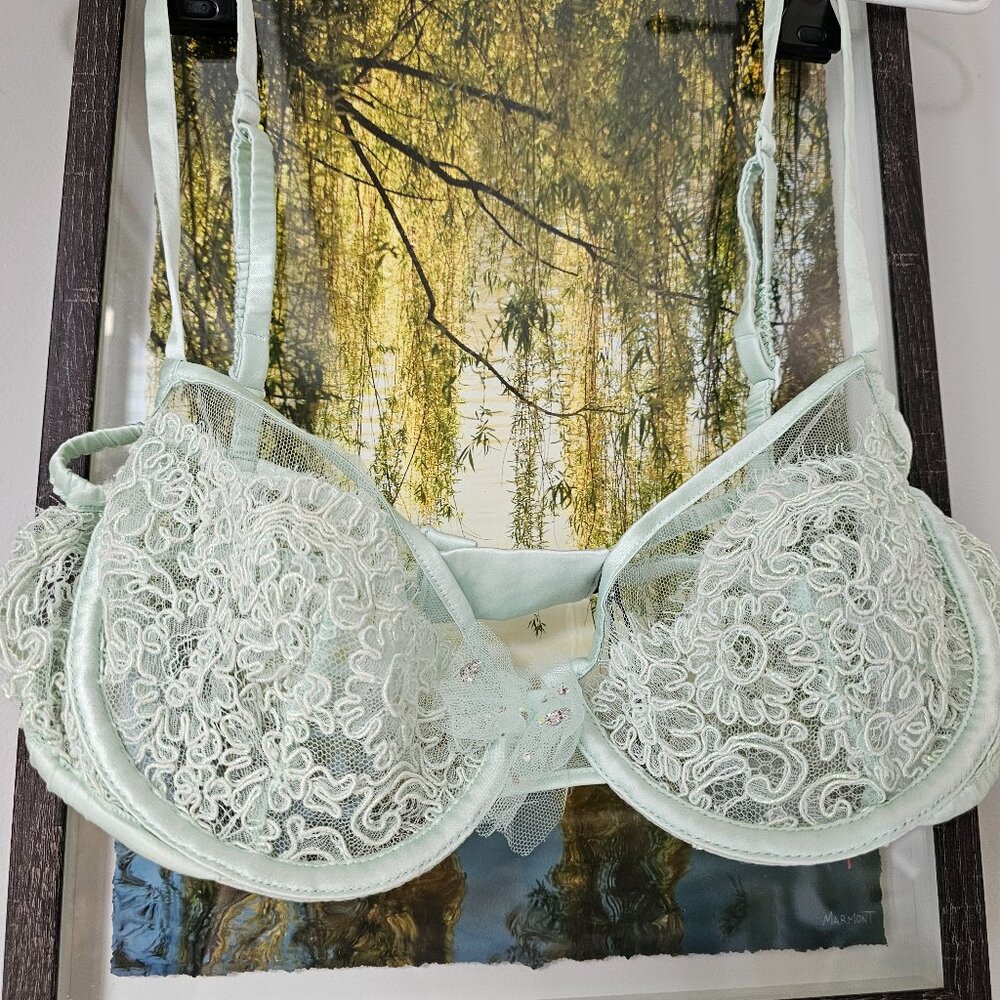 VS mint green unlined laced Bra